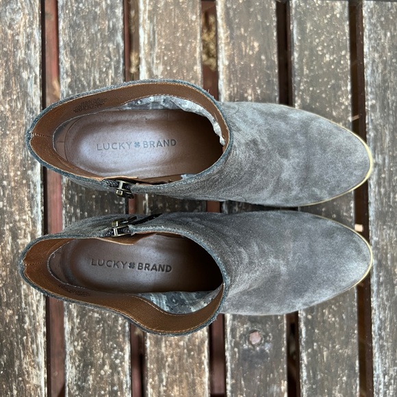 Lucky Brand Gray Suede Ankle Booties - Size 8/38 - Picture 7 of 7
